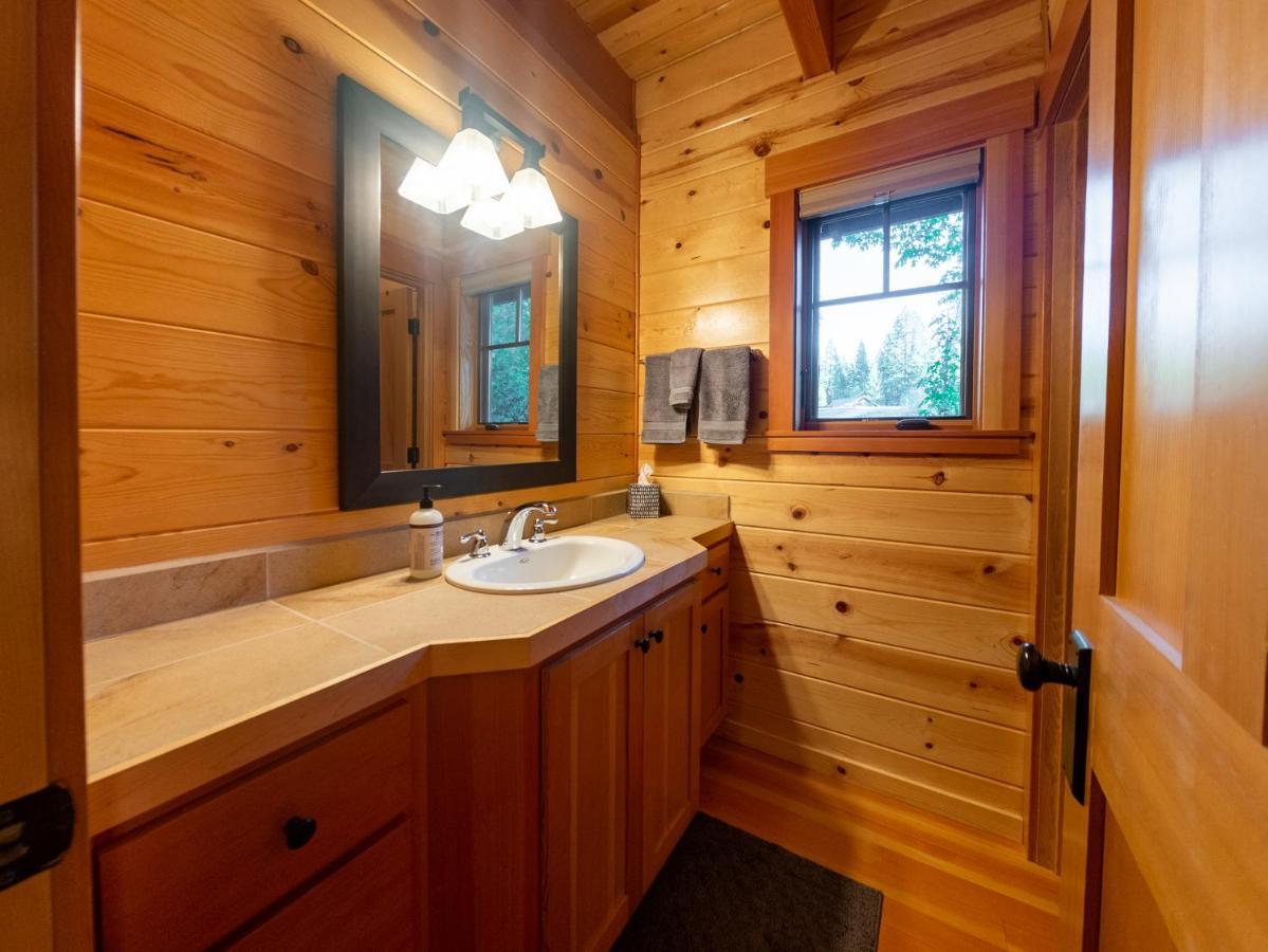 On The River Wooded Bliss Cabin Near Loloma McKenzie Bridge Exterior foto