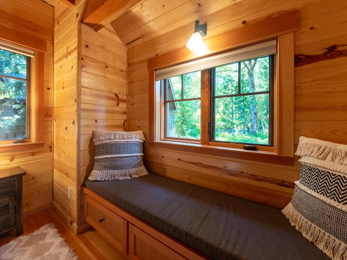 On The River Wooded Bliss Cabin Near Loloma McKenzie Bridge Exterior foto