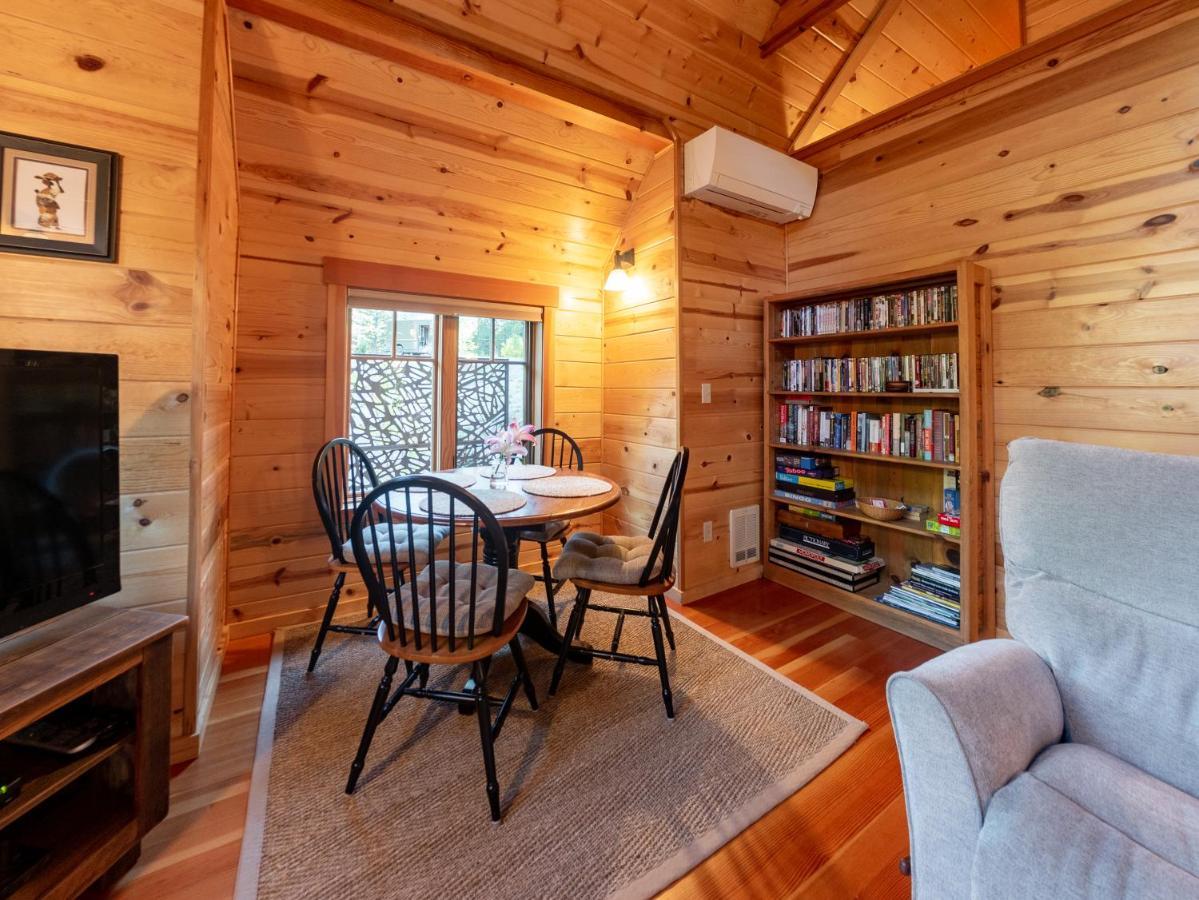 On The River Wooded Bliss Cabin Near Loloma McKenzie Bridge Exterior foto